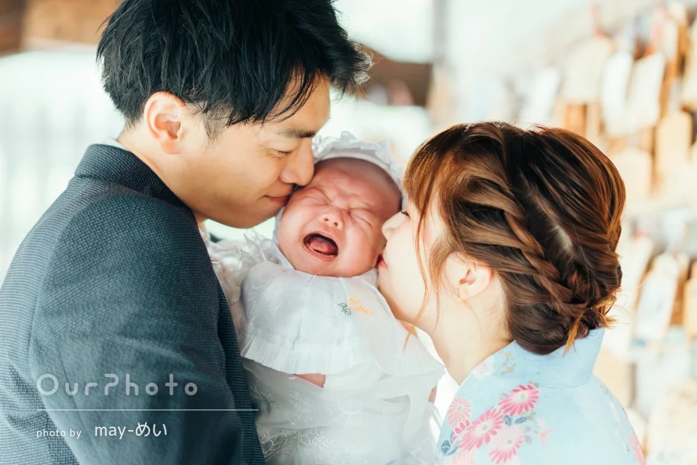 可愛い泣き顔も逃さずパシャリ