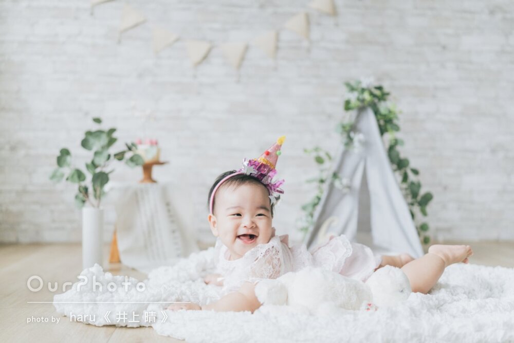 笑顔で娘のバースデーフォト