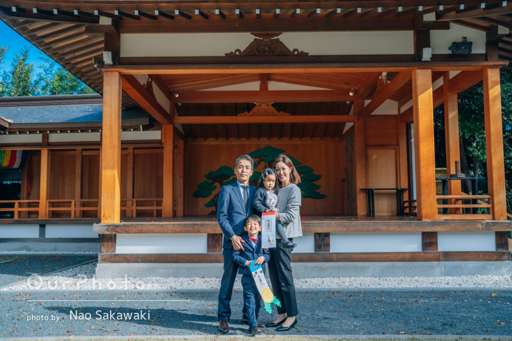 「ふとした笑い顔等を逃さず可愛い写真を撮って」スーツで七五三の撮影