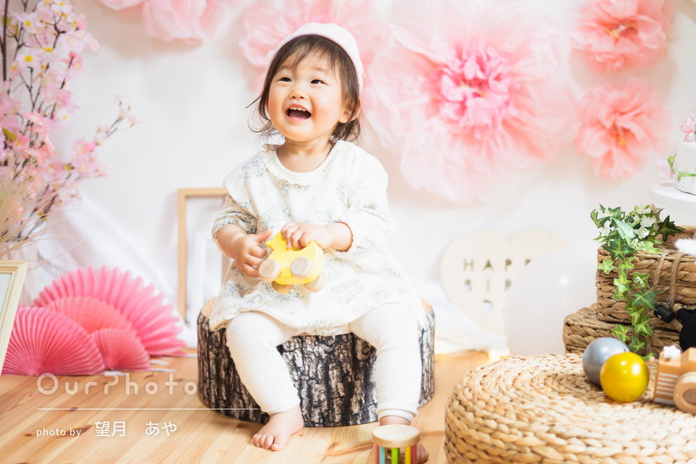 子供のペースに合わせて楽しく 自宅をスタジオ風に 1歳誕生日の撮影 Ourphoto アワーフォト