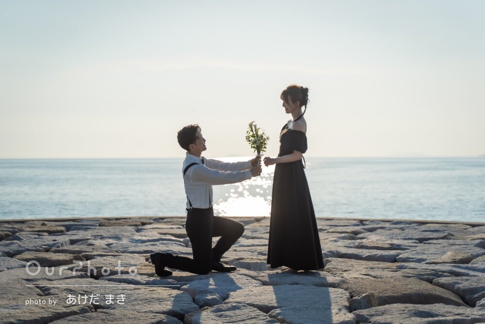 「一生に一度の記念日に最高の思い出」輝く海を背景に結婚式の前撮り