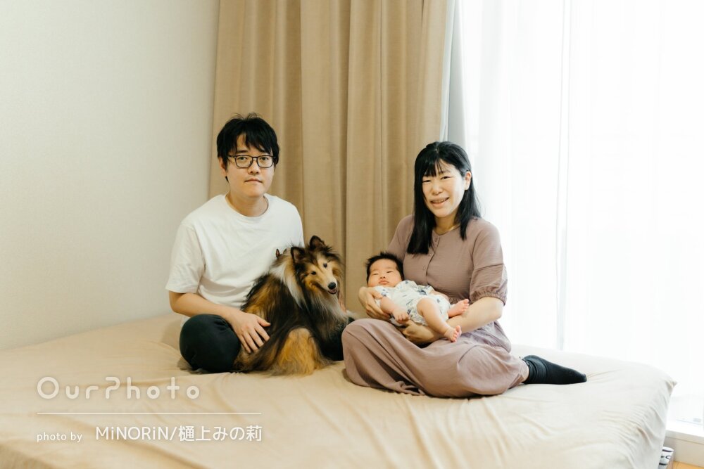 「赤ちゃんと犬どちらにも優しく接して」ニューボーンフォトの撮影