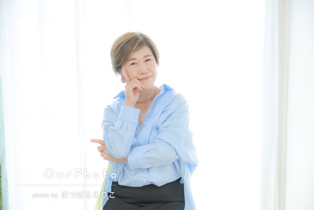「何パターンも変化をつけて」爽やかな笑顔で女性プロフィール写真の撮影