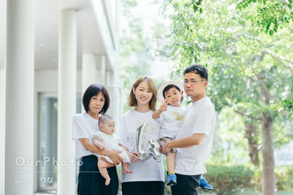 「すごくいい雰囲気で感動」4歳の誕生日にリンクコーデで家族写真の撮影