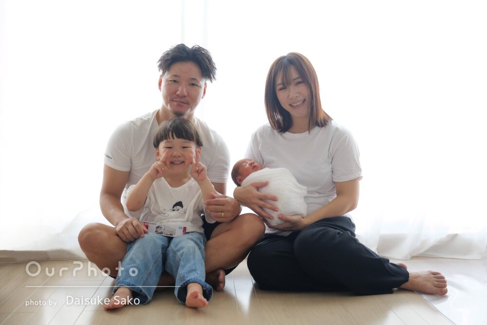 「素敵な写真」お兄ちゃんも一緒におしゃれなニューボーンフォトの撮影