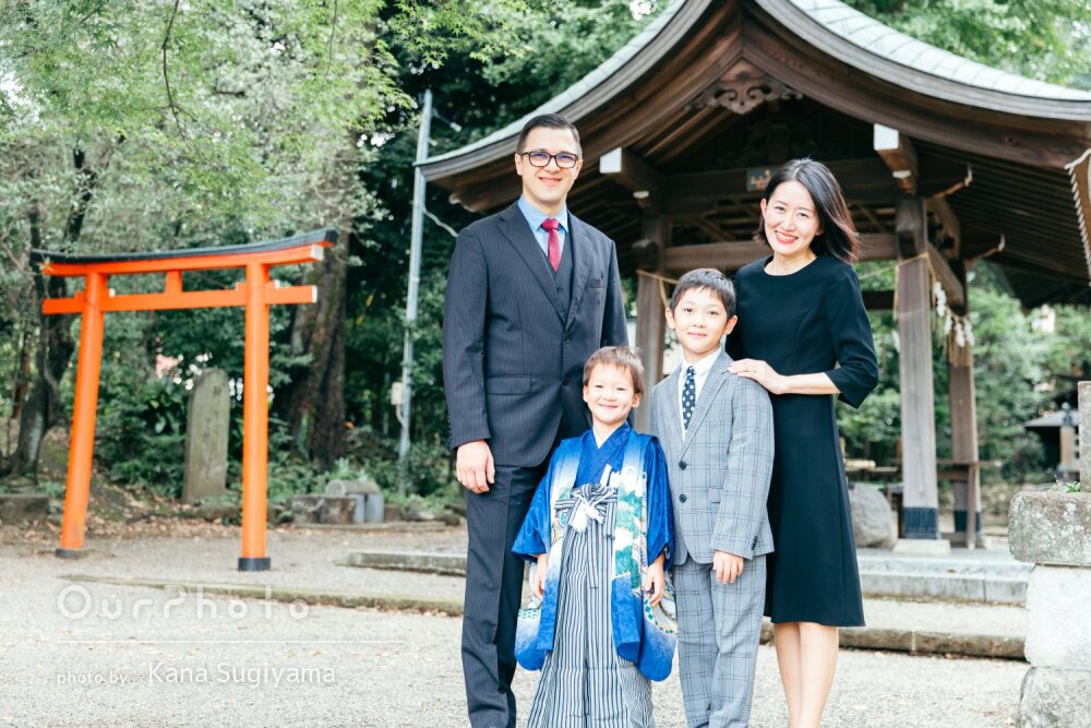 青の羽織が鮮やか！兄弟ショットも良い記念になる大切な七五三の撮影