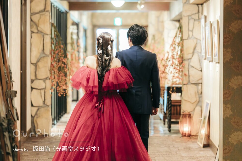 赤いドレス姿が素敵！白馬で思い出に残るリゾートウェディングの撮影
