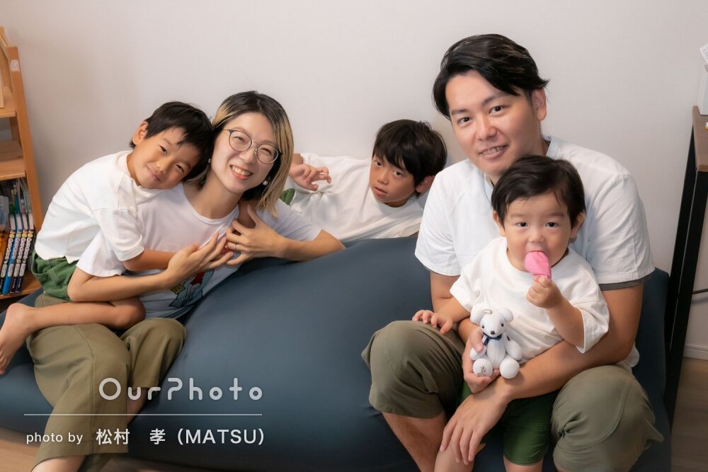「子供たちのいい表情を切り撮って」さまざまな構図で家族写真の撮影
