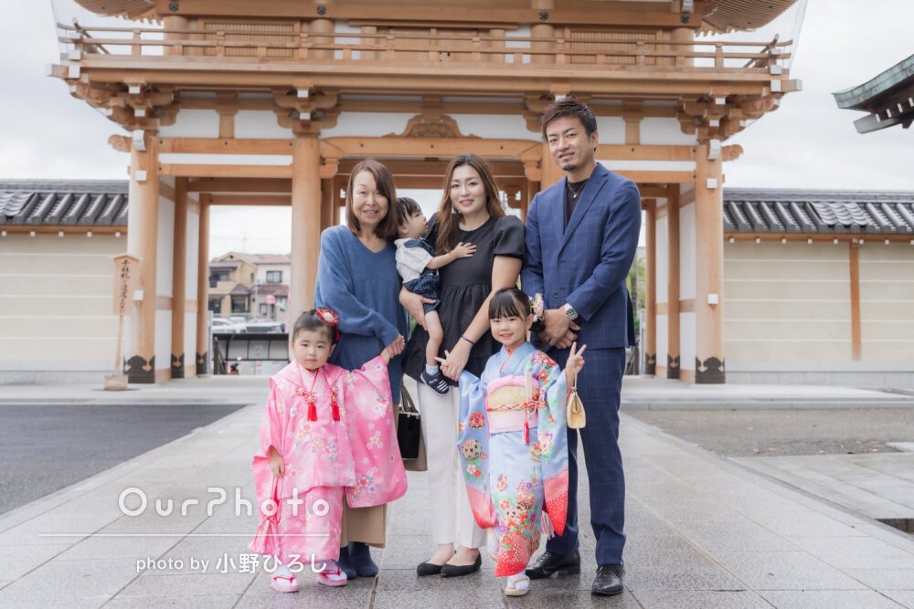 「とても綺麗」華やかで表情豊かな和装の姉妹！神社で七五三の撮影