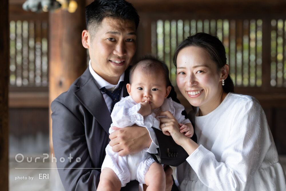 「こちらも和やかに」表情豊かな赤ちゃん！神社でお宮参りの撮影