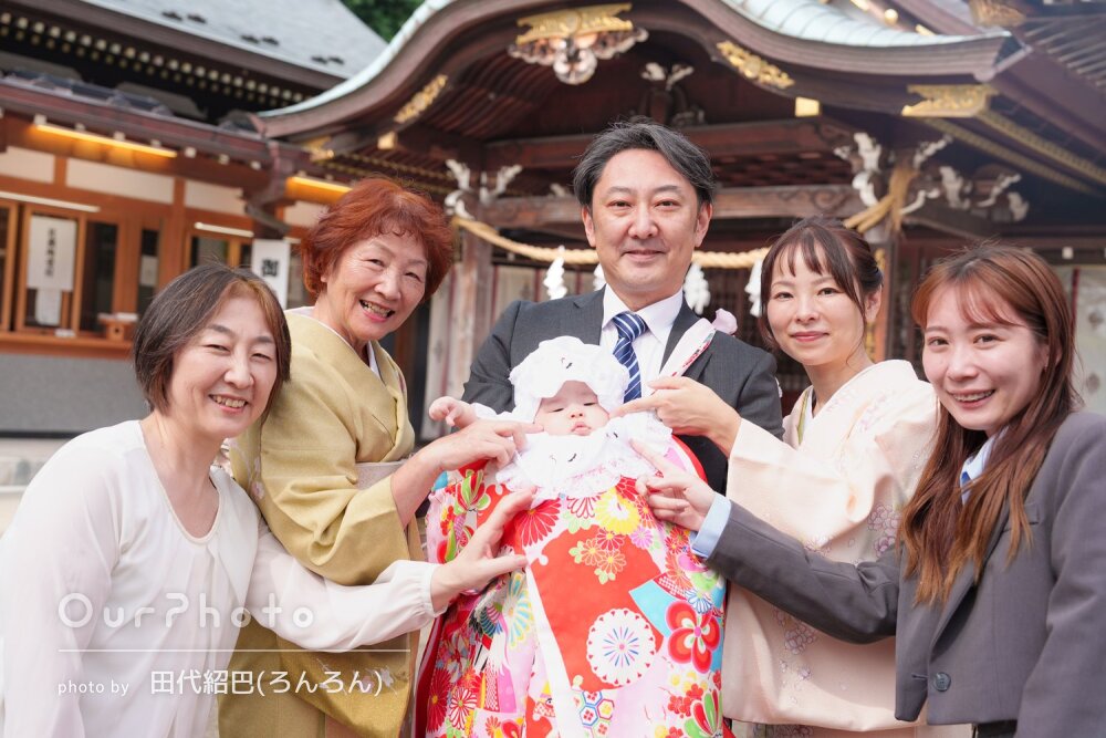 「思い出に残る素敵な一日」華やかな和装！神社で女の子のお宮参りの撮影