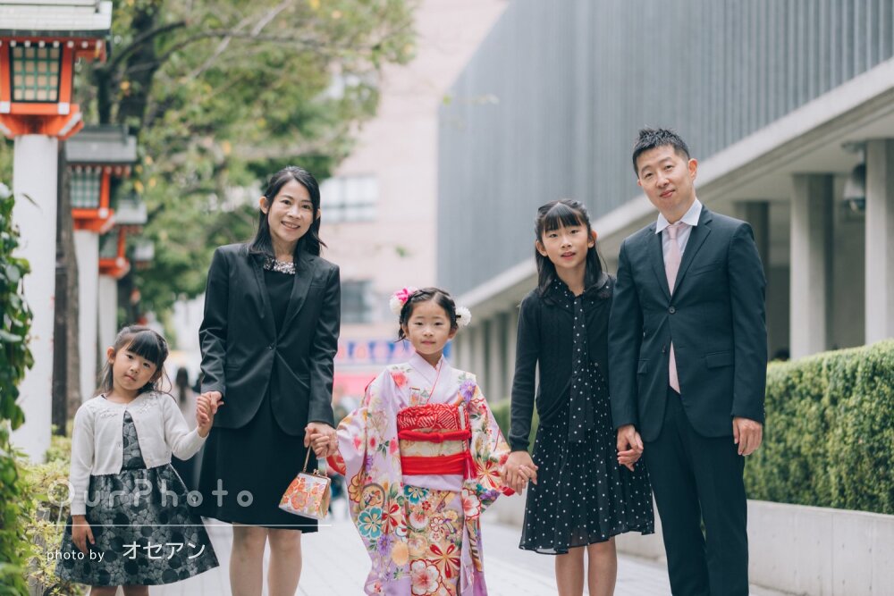 「子ども達もリラックスして」淡い色のお着物姿が可愛らしい七五三の撮影