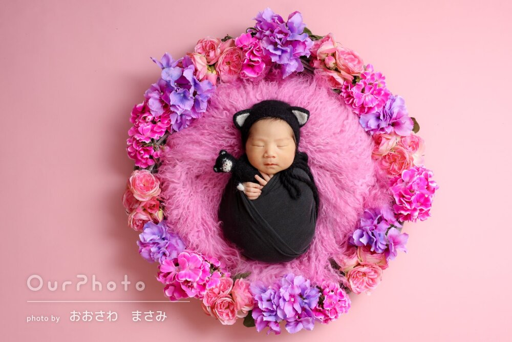 「可愛らしい今だけの写真」色とりどりで華やかなニューボーンフォト撮影