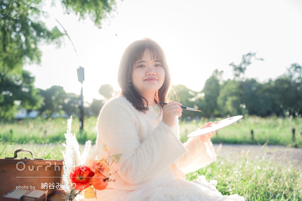 差し込む光の存在感が美しい！上品で素敵な女性のプロフィール写真撮影