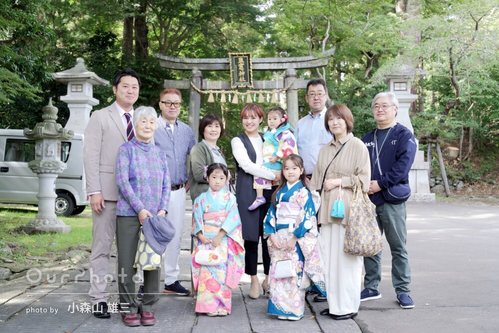 「ありのままの姿を」色とりどりに華やかに！可愛い三姉妹の七五三撮影