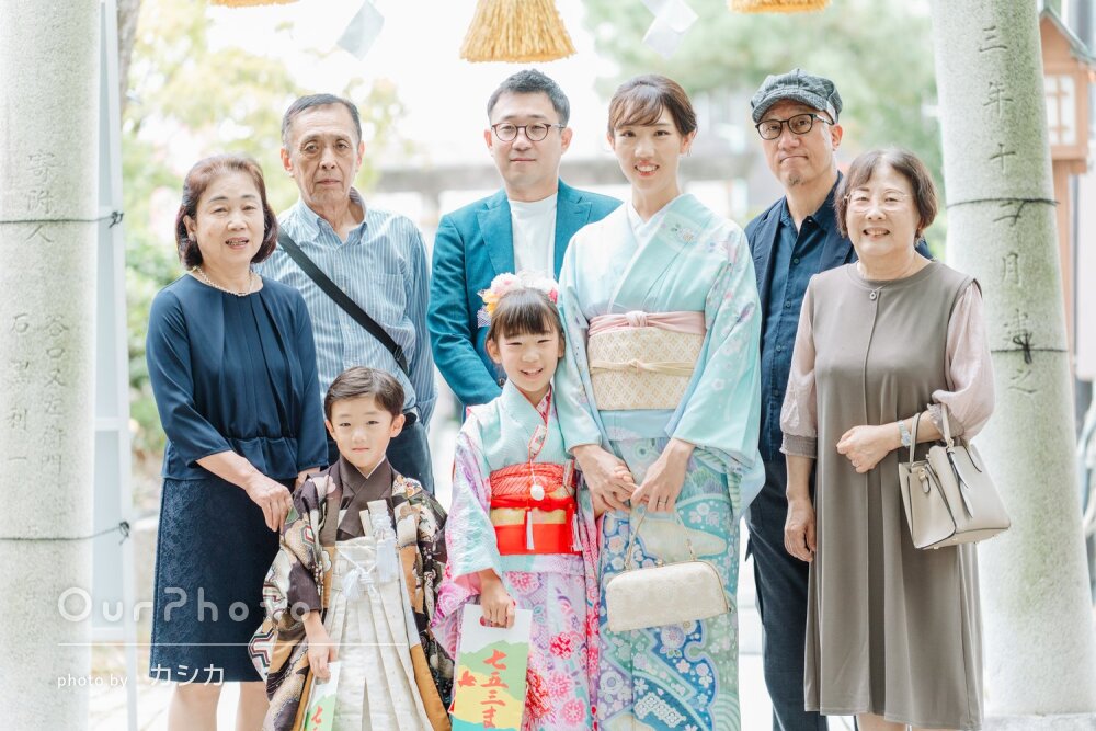 「素敵な笑顔で」ママも和装で華やかに！三世代揃って姉弟の七五三の撮影