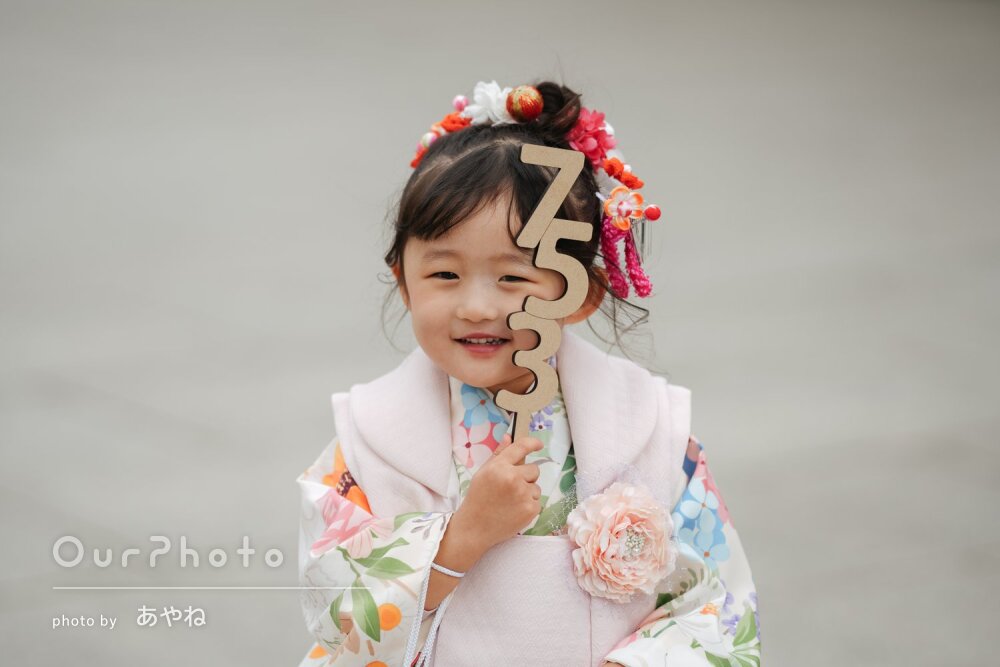 「娘もノリノリで楽しそう」オシャレな被布がお似合い！3歳七五三の撮影