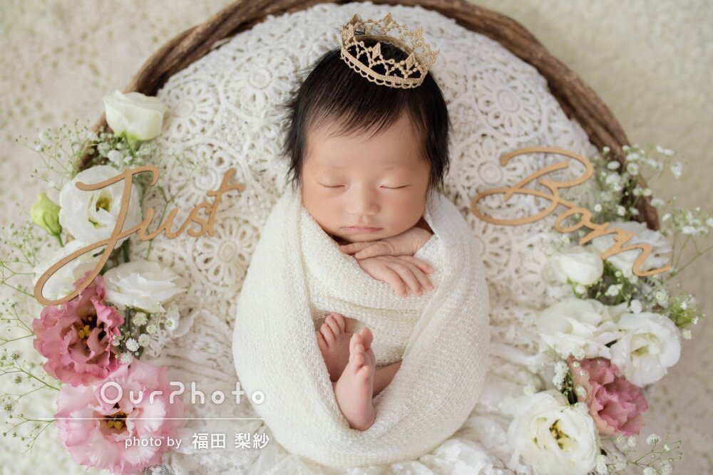「娘も起きることなくリラックス」キュートなニューボーンフォトの撮影