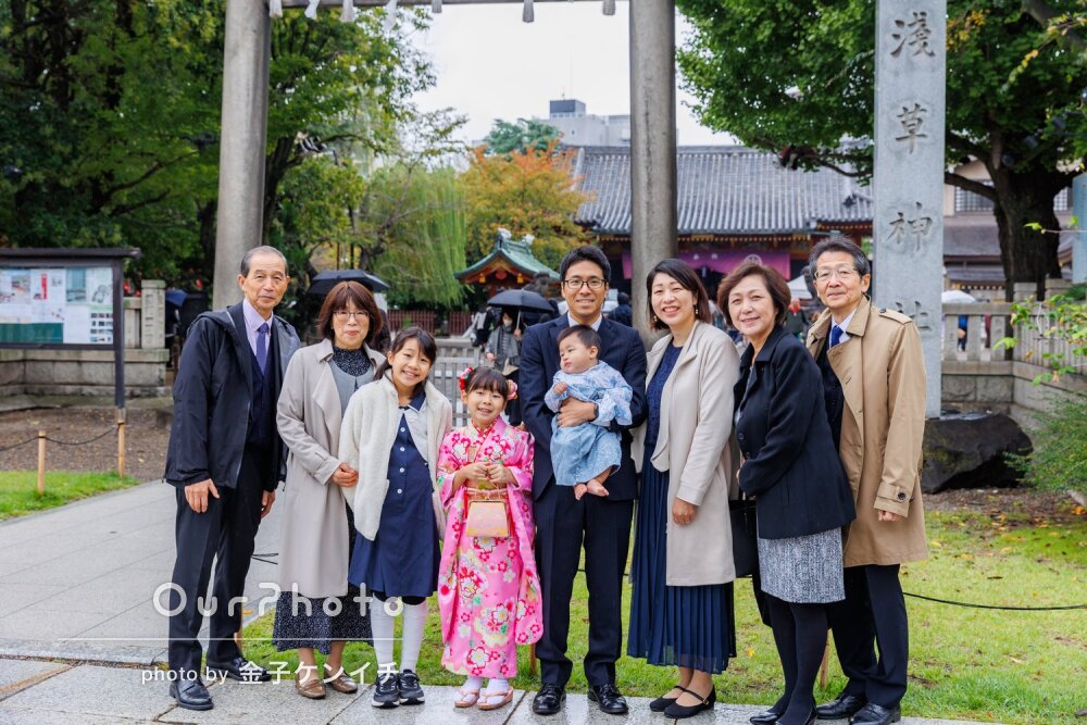 「雨を感じないような明るい写真」親族揃ってお祝い！笑顔で七五三の撮影