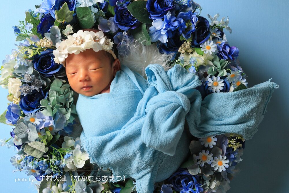 「とっても幸せな気持ち」ブルーカラーが素敵！ニューボーンフォトの撮影