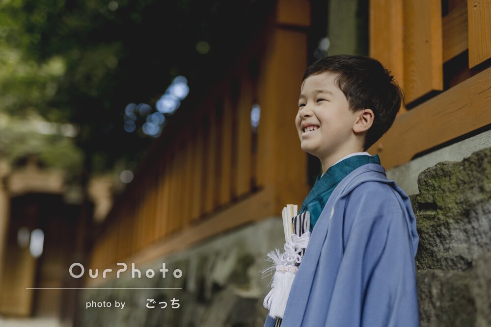 いつもの自然な表情を思い出に！和装姿で男の子のおしゃれな七五三の撮影