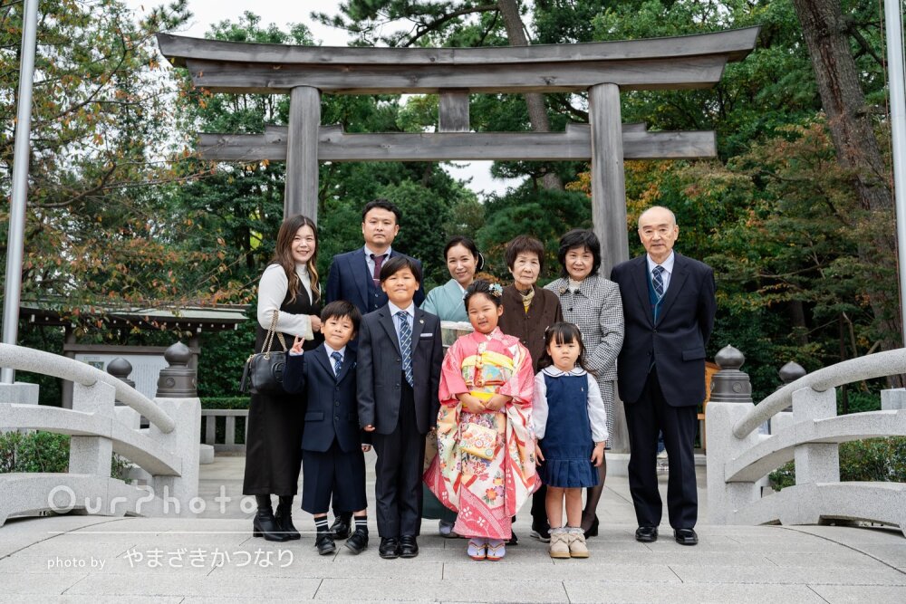 「自然な笑顔」華やかな和装姿でリラックスした女の子の七五三撮影