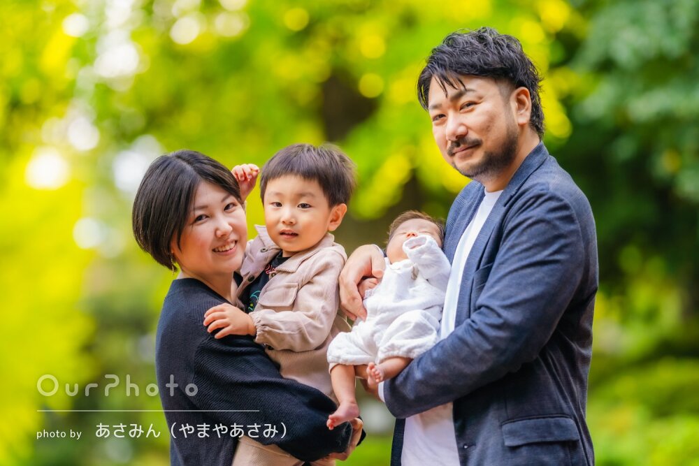「素敵な思い出」笑顔溢れる！紅葉美しい神社で女の子のお宮参りの撮影