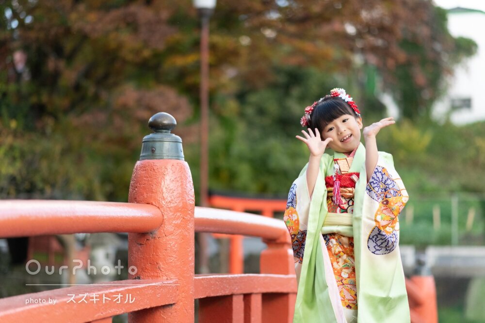 「自然な笑顔をたくさん引き出し」神社で華やか和装の母娘！七五三の撮影