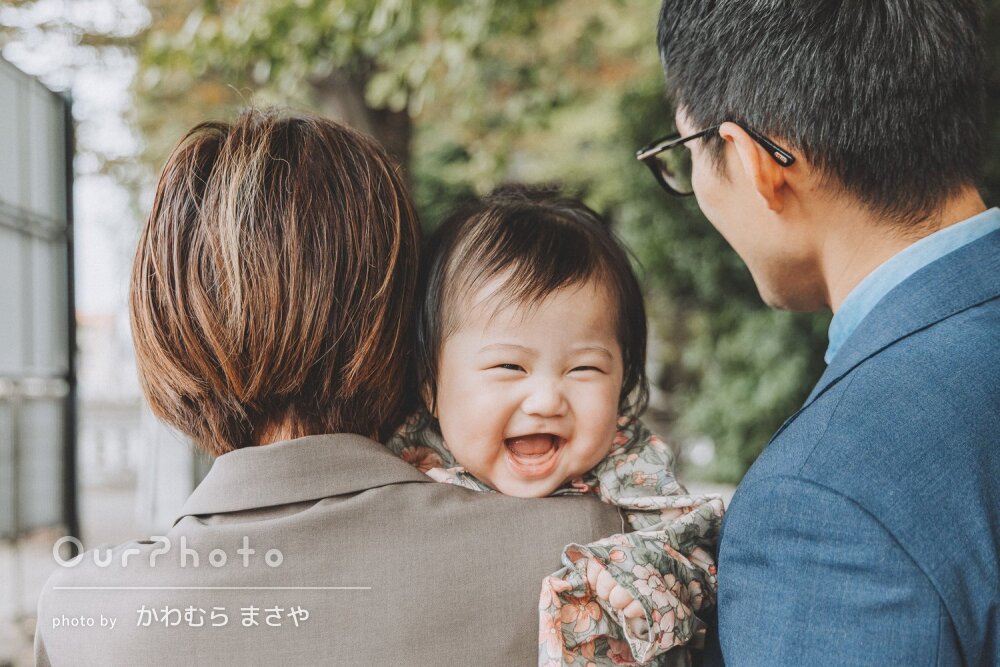 「ニコニコ娘を思い出に」ご機嫌な表情が愛らしい！素敵なお宮参りの撮影