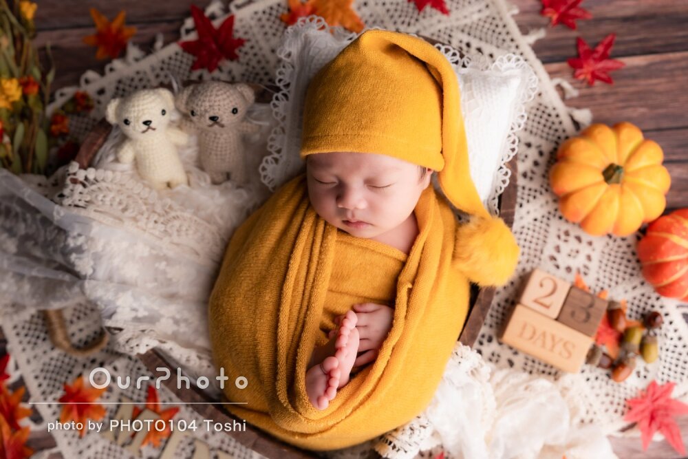 「ぱっちり起きていた我が子を寝かせて」温かなニューボーンフォトの撮影