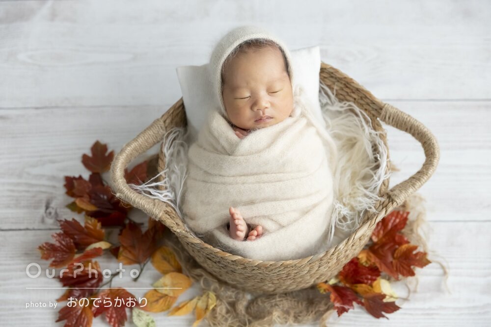 「記念に残る写真」白いおくるみ姿が可愛らしいニューボーンフォトの撮影