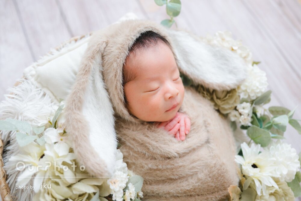 「なかなか寝ない息子を寝かせて」ナチュラルなニューボーンフォトの撮影