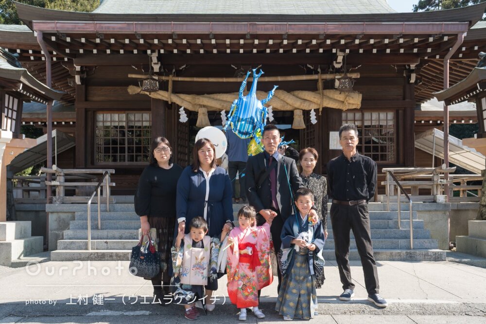 「自然な笑顔の写真」3人そろって賑やかに！元気いっぱいな七五三の撮影