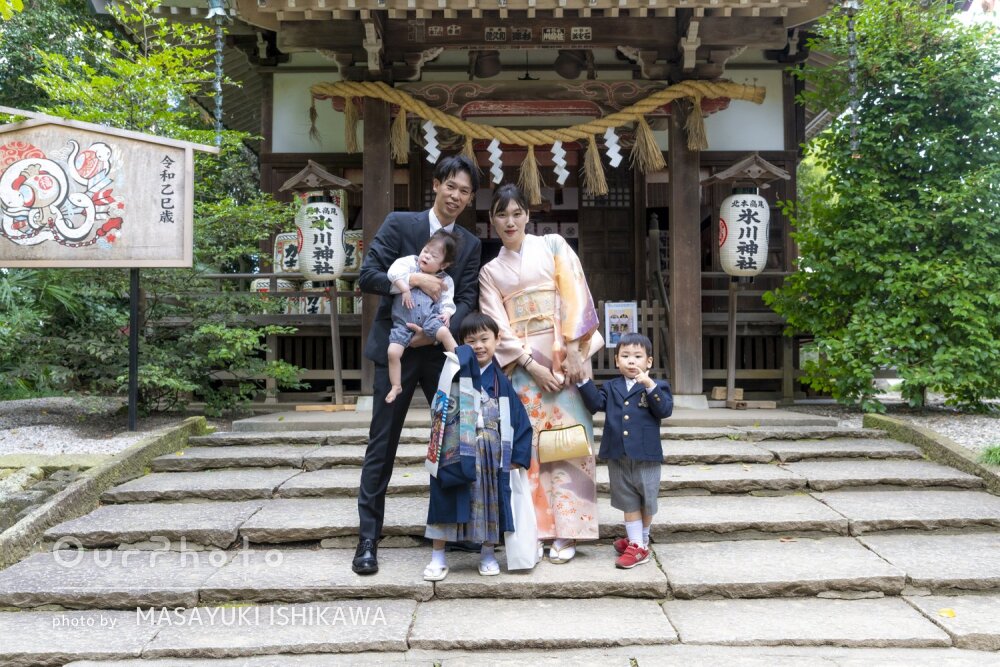 「普段子供達のおさめられない表情が多く非常に満足」袴姿で七五三の撮影