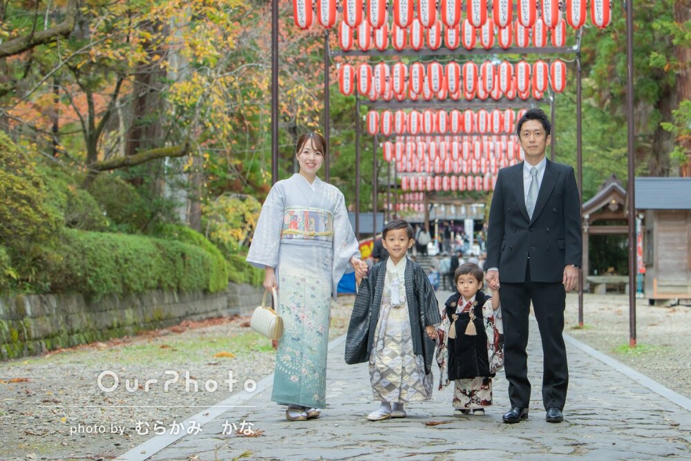 「色々な場所で色んなポーズ」兄弟一緒に和装姿でかっこいい七五三の撮影