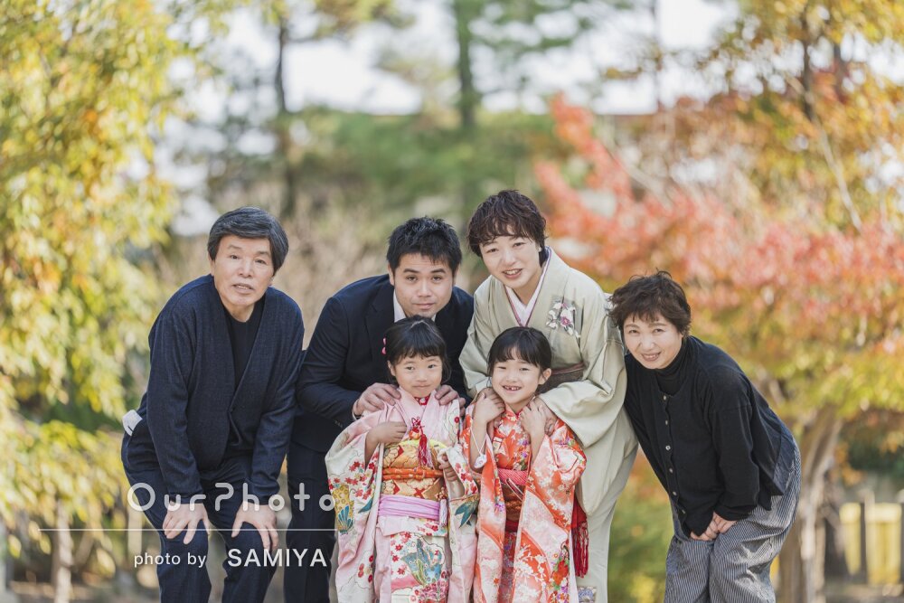 「自然体な写真の仕上がりで満足」美しい紅葉を背景に笑顔で七五三の撮影