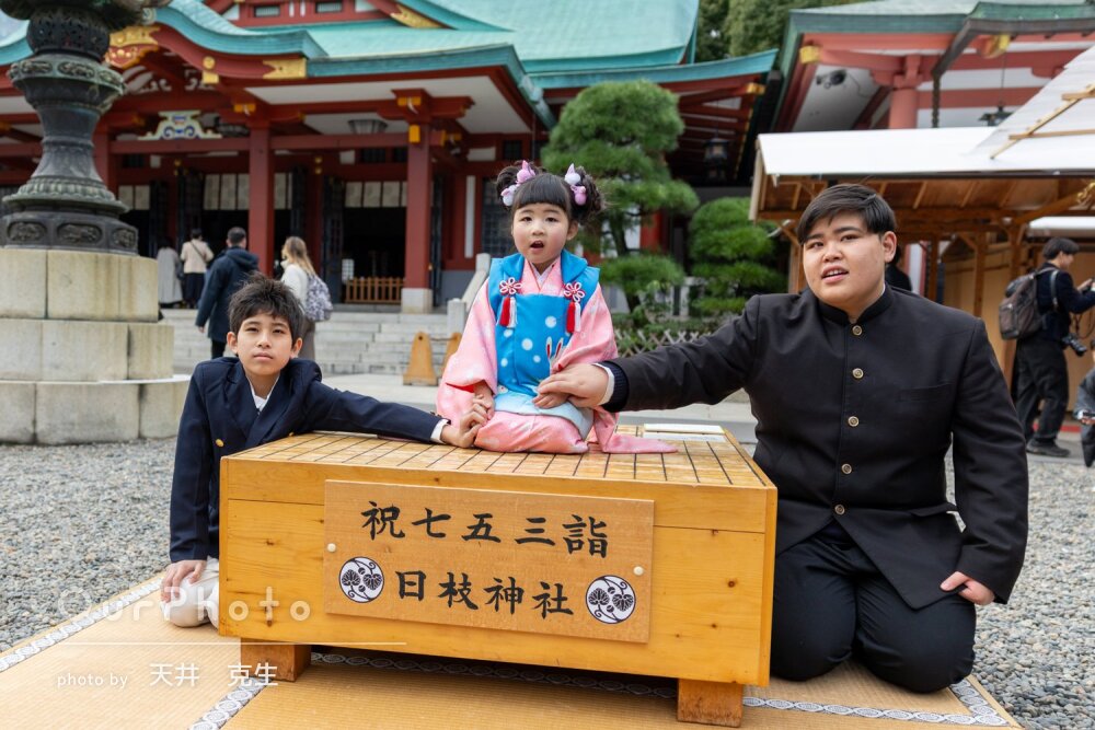 「自然な笑顔」ママとコーデしたピンクの着物で愛らしい3歳の七五三撮影