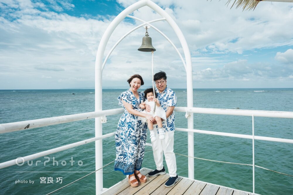 「大切な記念に」海辺で楽しげな笑顔が沢山な2歳の誕生日写真の撮影