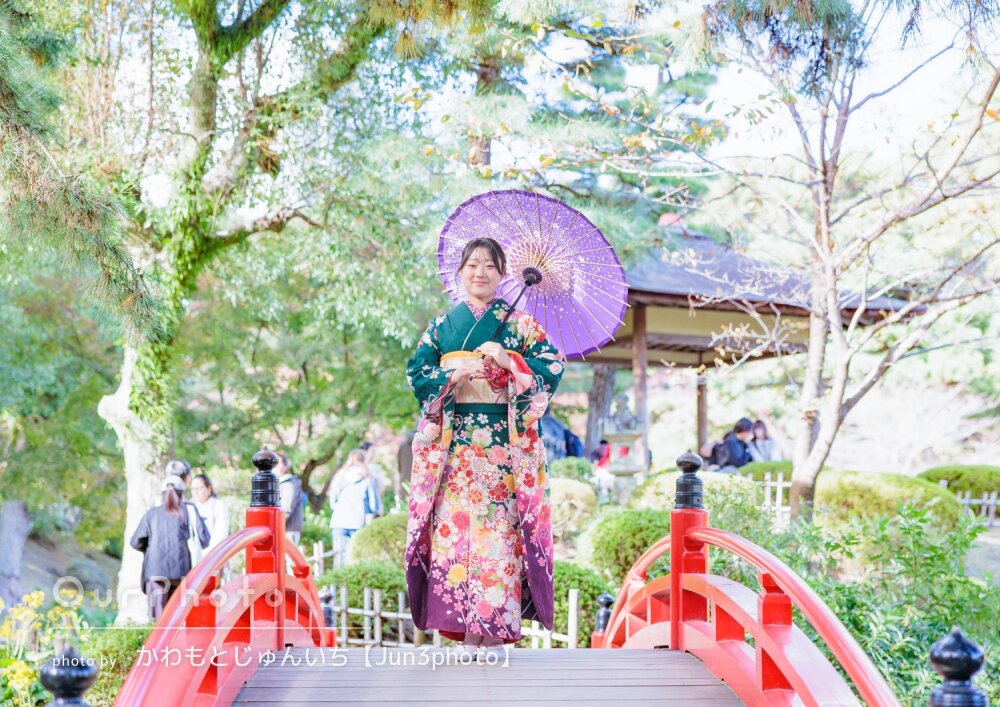 「いい思い出になる」美しい緑の振袖姿！庭園で笑顔溢れる成人式の撮影