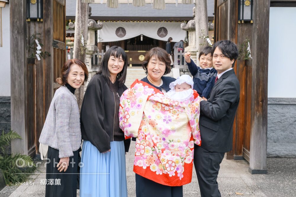 「素敵な思い出」愛らしい赤のお祝い着！神社で女の子のお宮参りの撮影