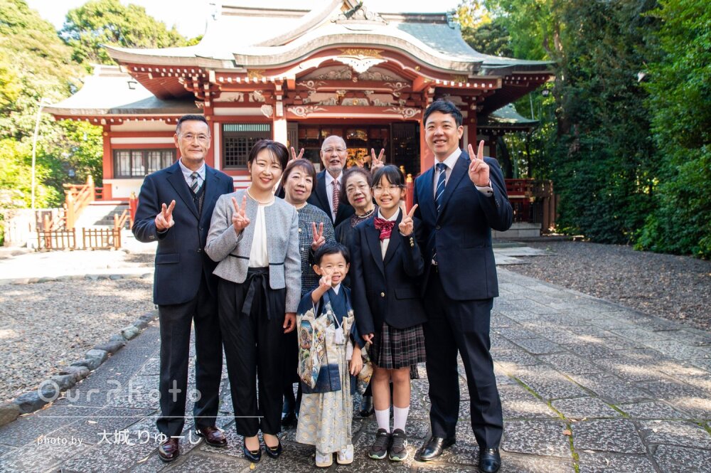 「自然な笑顔をうまく引き出し」家族みんなで和やかに男の子の七五三撮影