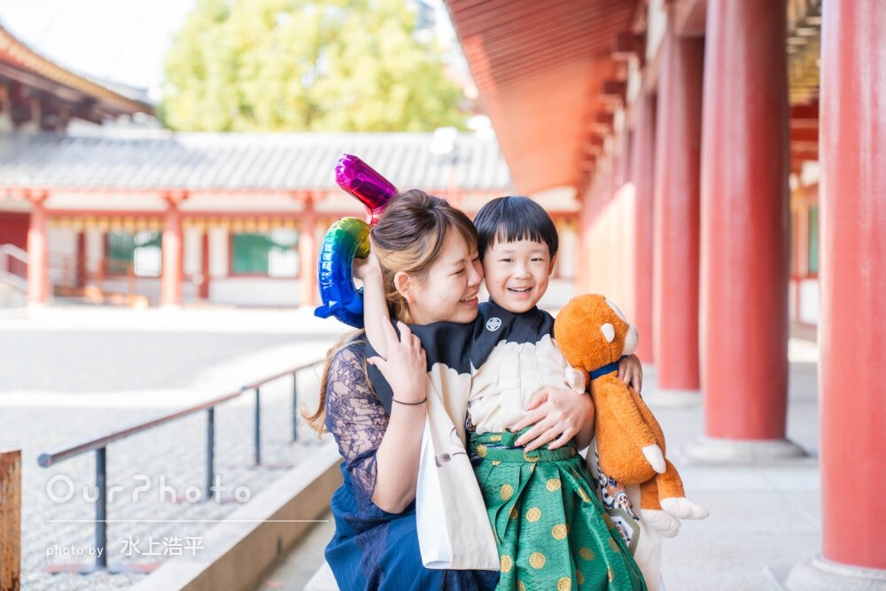 「素敵な写真をたくさん」緑の袴姿が映える！笑顔に満ちた七五三の撮影