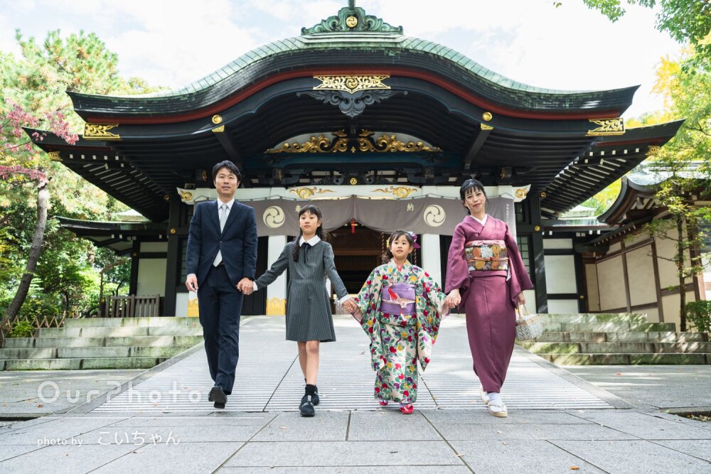 ママも和装で華やかに！おしゃれな晴れ着姿で女の子7歳七五三の撮影