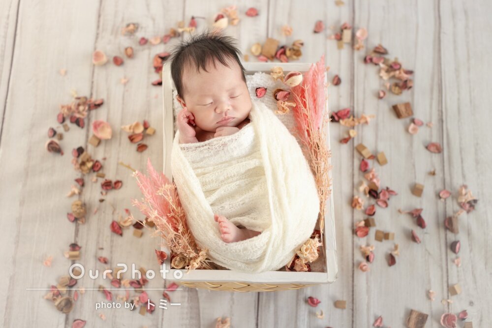 「素敵な雰囲気」リラックスした寝顔が愛らしいニューボーンフォトの撮影