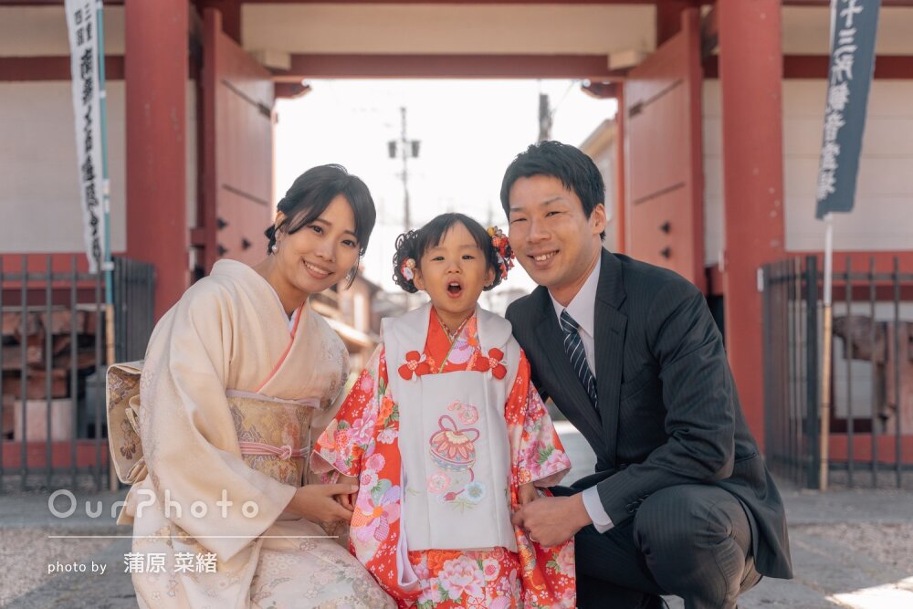 「加工や色味もとってもおしゃれで素敵」表情豊かな女の子の七五三の撮影