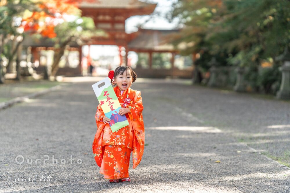 「とても楽しい時間」赤い被布姿で可愛い表情いっぱい！七五三の撮影