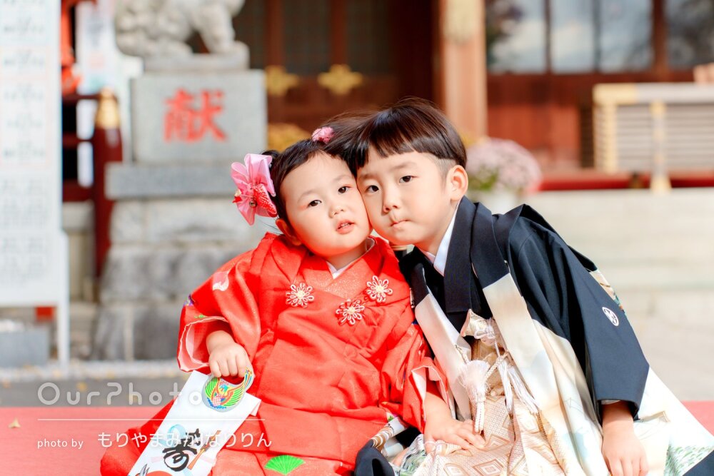 「普段の延長のような自然な雰囲気で」無邪気で可愛い兄妹の七五三の撮影