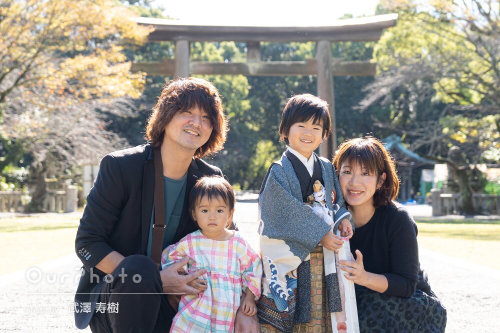 「場所やポーズなど指示も的確」晴れやかな笑顔！袴姿で七五三の撮影