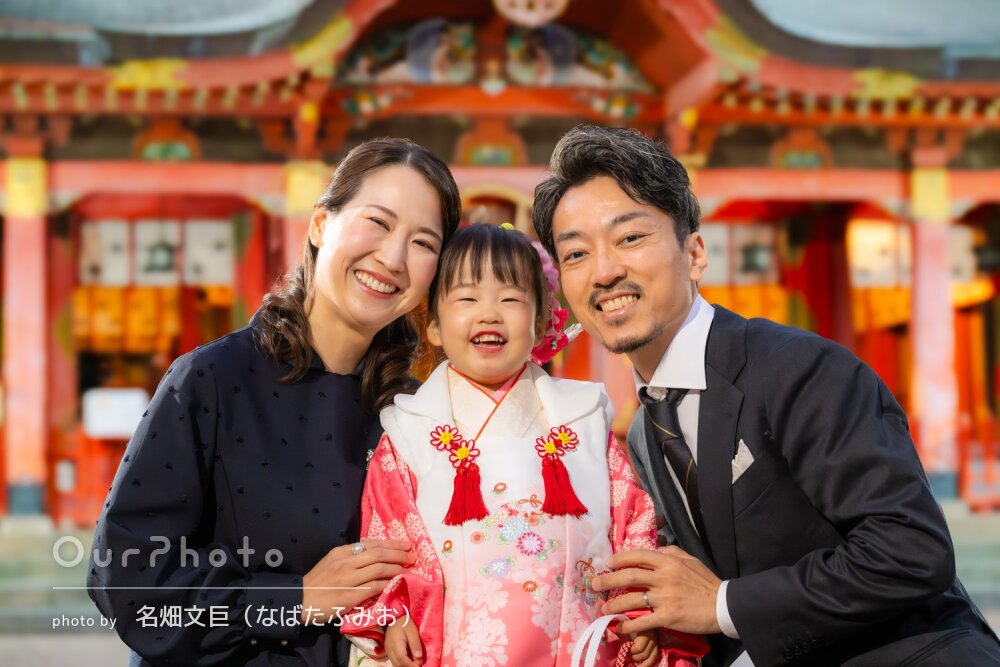 「とても明るく色鮮やか」可愛らしい色合いの着物姿で3歳の七五三の撮影