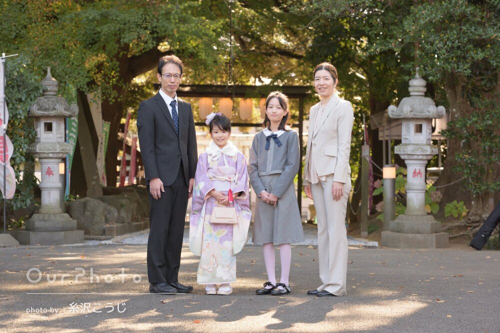 「着物が映える素敵な写真」淡い色の晴れ着姿が可愛い七五三の撮影